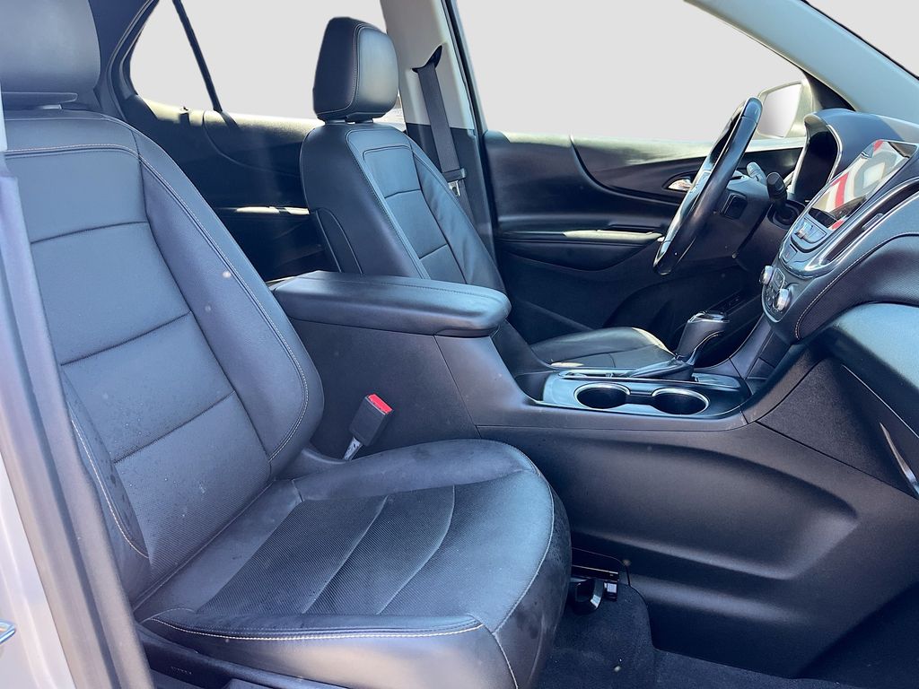 Used 2020 Silver Chevrolet Premier image 27