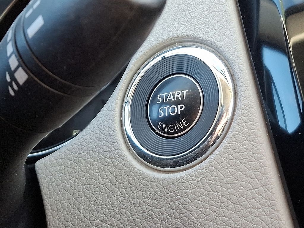 Thumbnail: 2018 Nissan Rogue Sport - 25