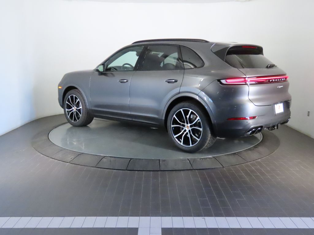 Thumbnail: 2026 Porsche Cayenne - 3