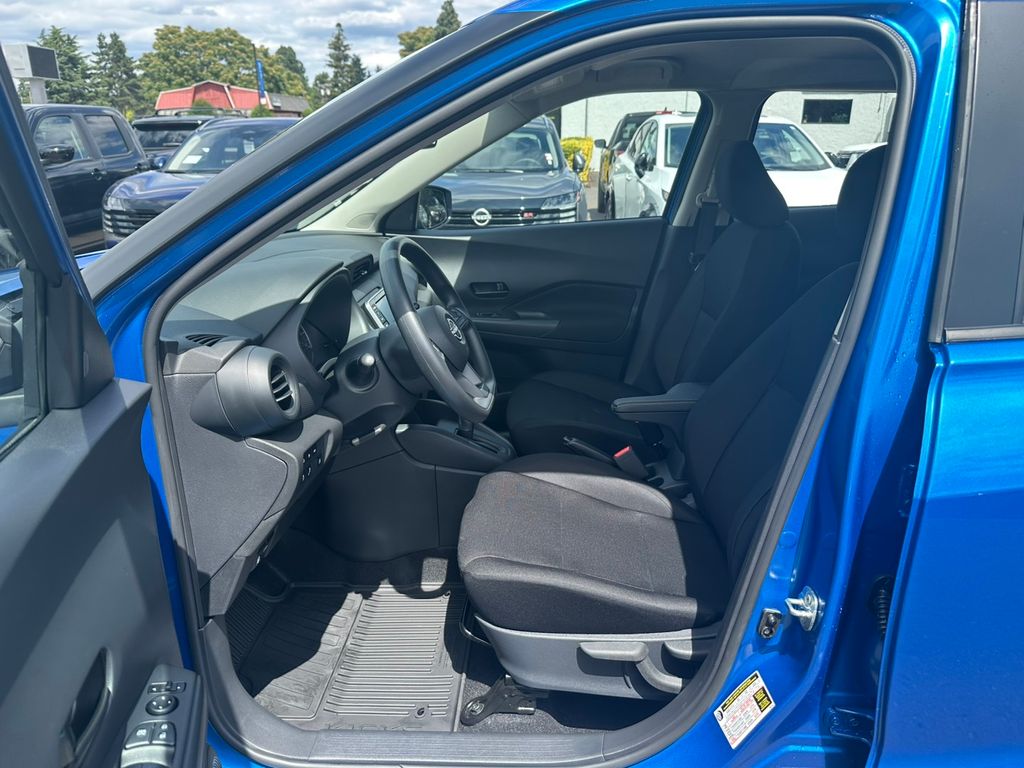 2025 Nissan Kicks Play S