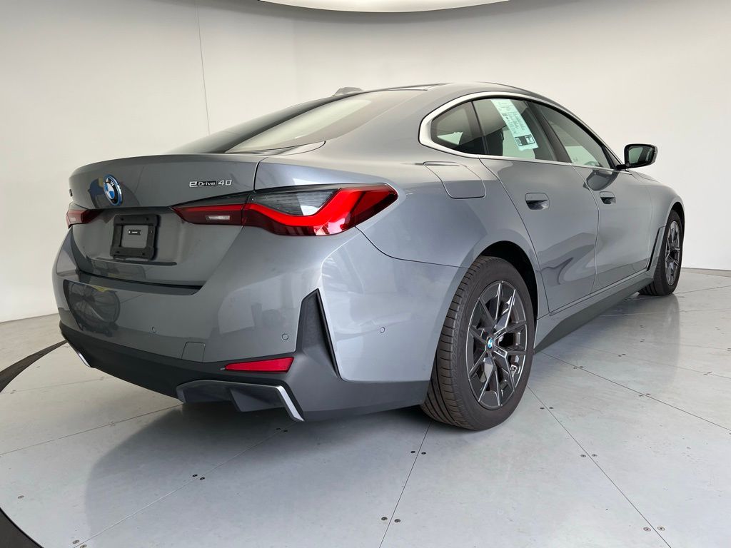 Thumbnail: 2025 BMW i4 - 3