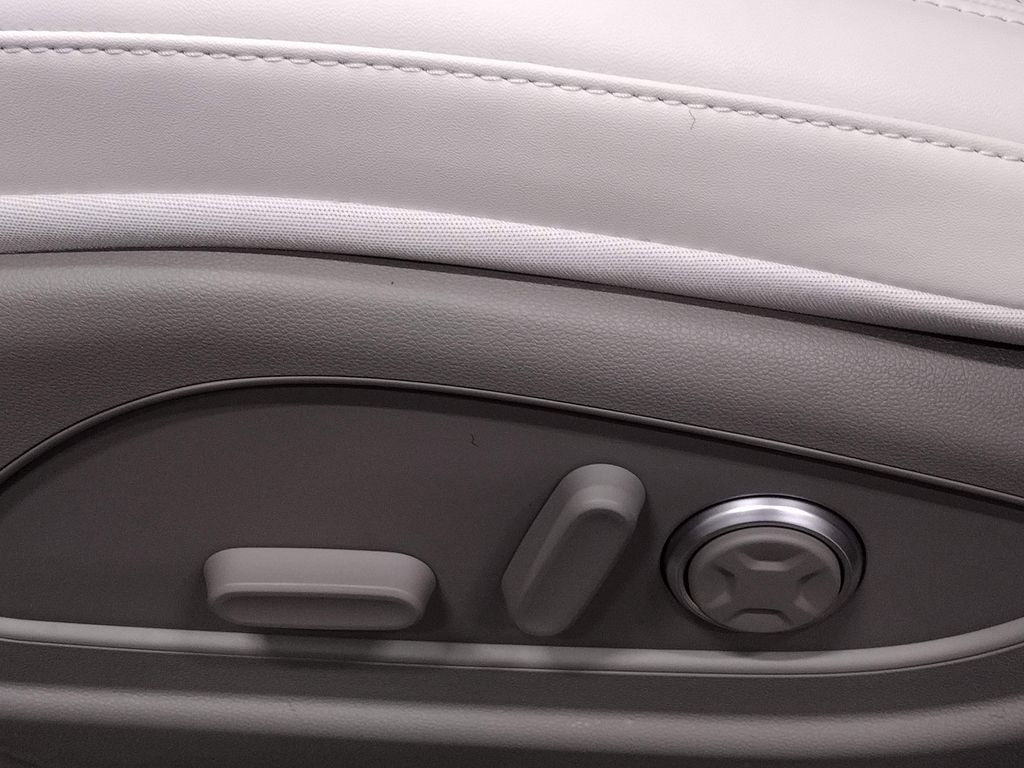 2026 Hyundai Palisade Hybrid SEL Premium