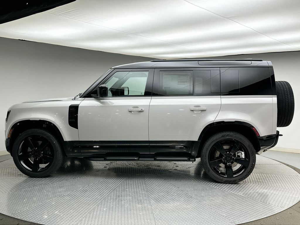Thumbnail: 2026 Land Rover Defender - 10
