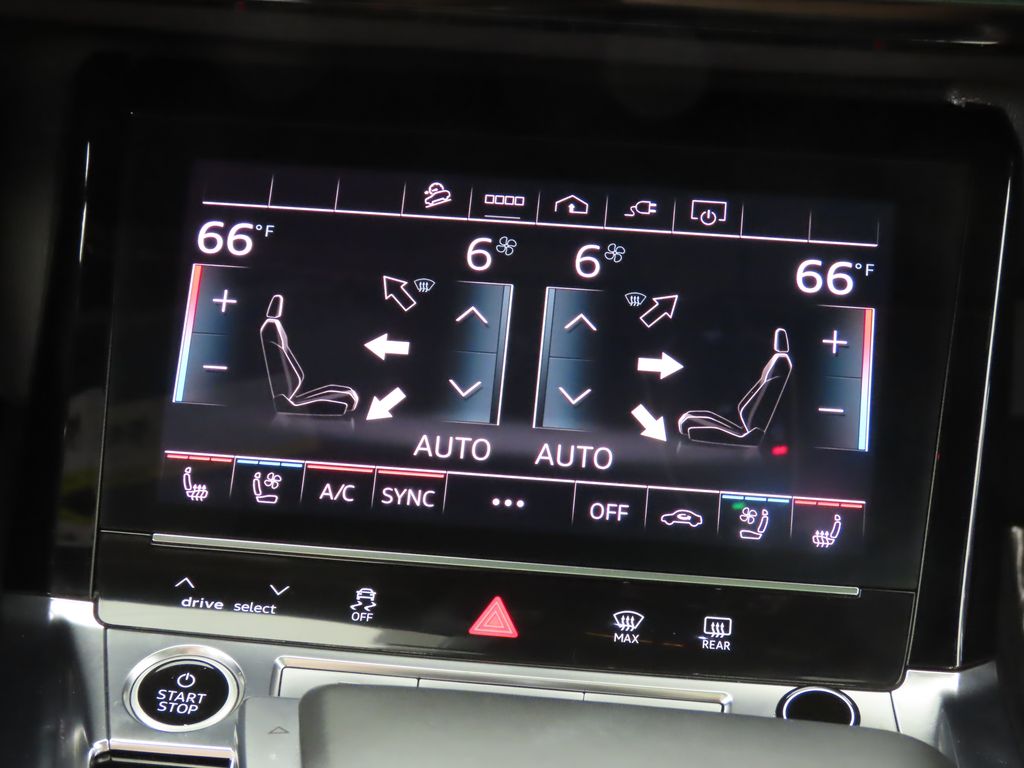 Thumbnail: 2021 Audi e-tron - 21