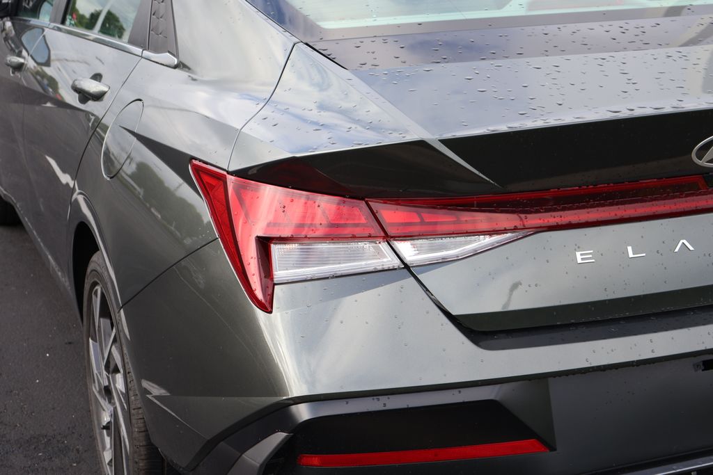 2025 Hyundai Elantra SEL 9