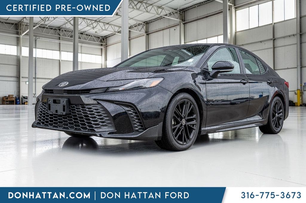 2025 Toyota Camry SE FWD