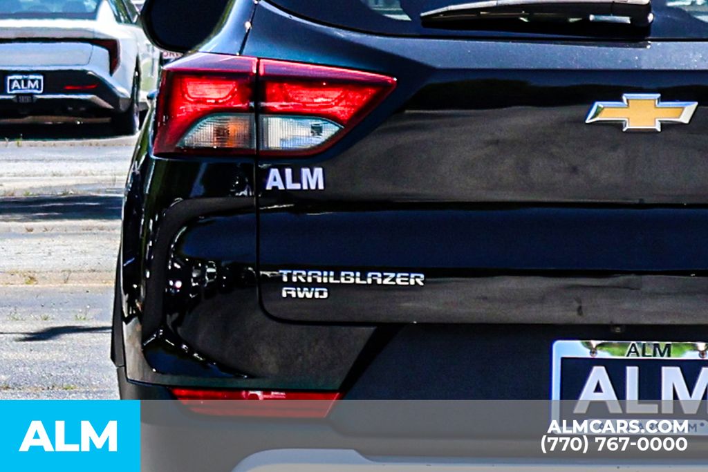 Used 2023 Black Chevrolet LT image 13
