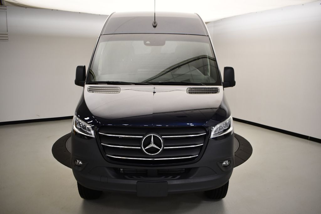 2024 Mercedes-Benz Sprinter 2500 8