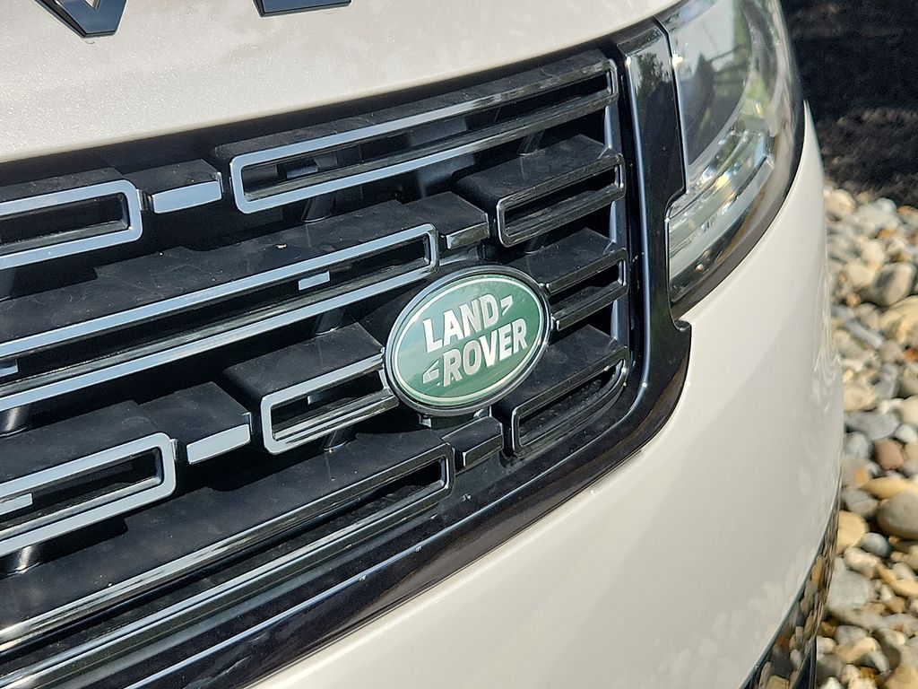 Thumbnail: 2026 Land Rover Range Rover Sport - 11
