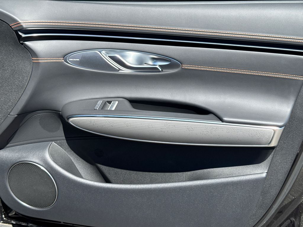 2026 GENESIS GV70 Sport Advanced - Photo 16