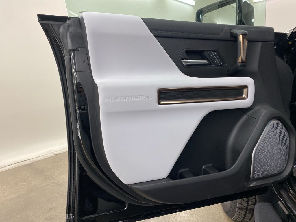 2025 GMC HUMMER EV SUV 2X photo