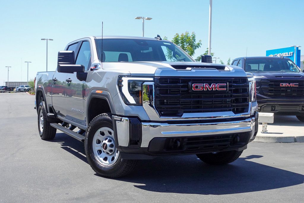 2025 GMC Sierra 2500HD Pro Crew Cab 4WD