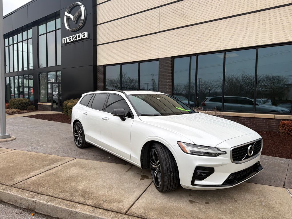 2020 Volvo V60 T5 R-Design FWD