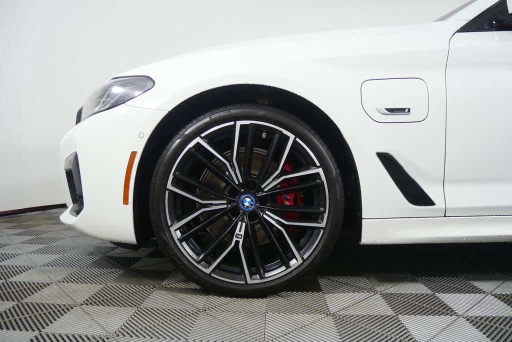 Thumbnail: 2023 BMW 5 Series - 7