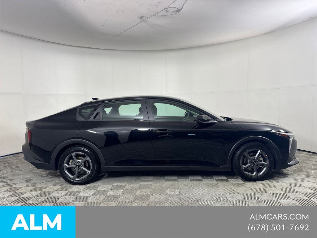 Used 2025 Black Kia LXS image 5