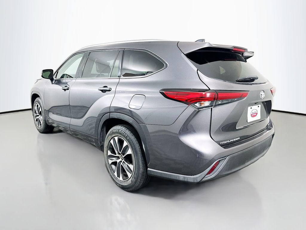 Thumbnail: 2021 Toyota Highlander - 7