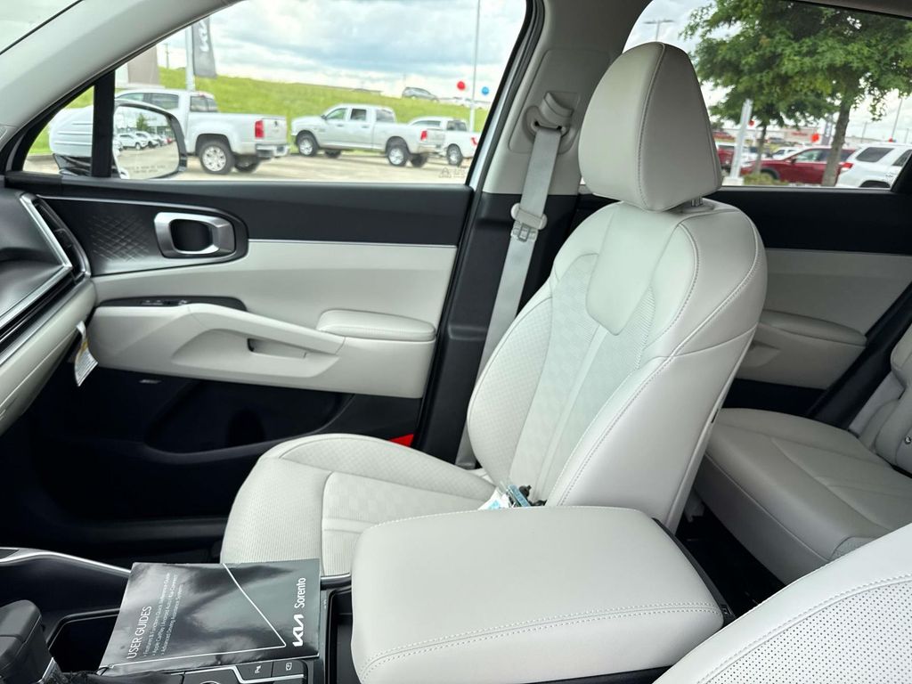 New 2026 White Kia EX image 15