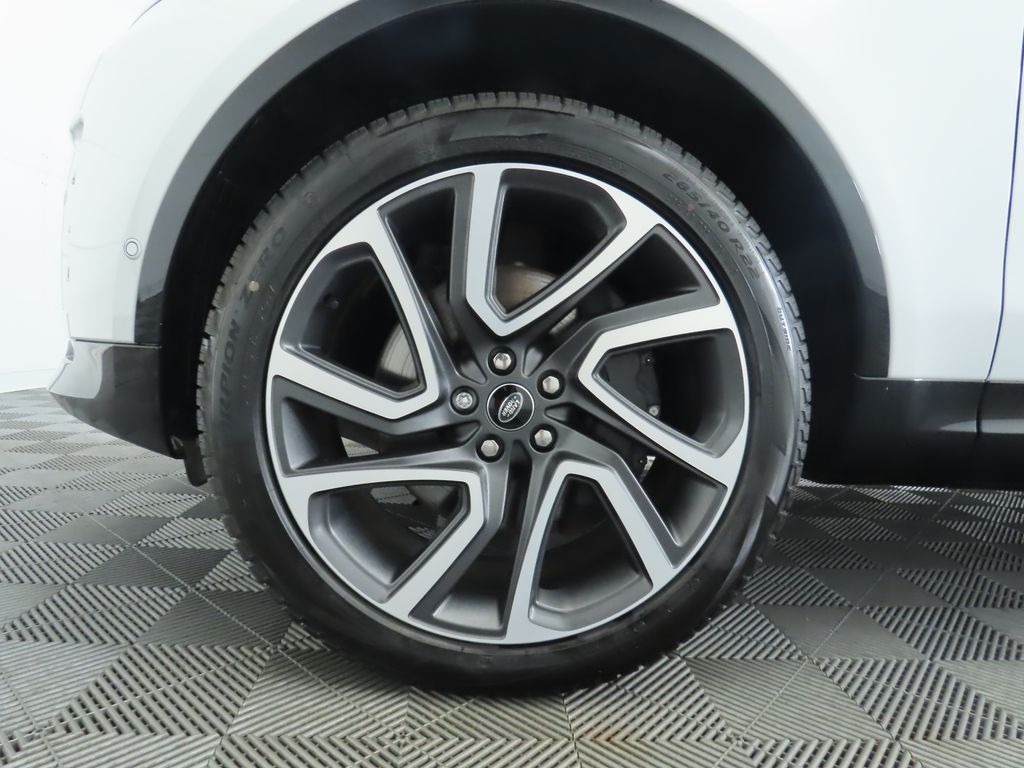 Thumbnail: 2024 Land Rover Discovery - 30