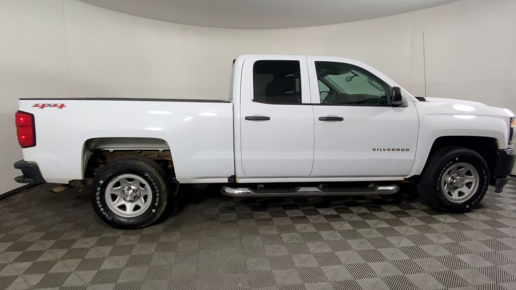 2017 Chevrolet Silverado 1500 WT 9