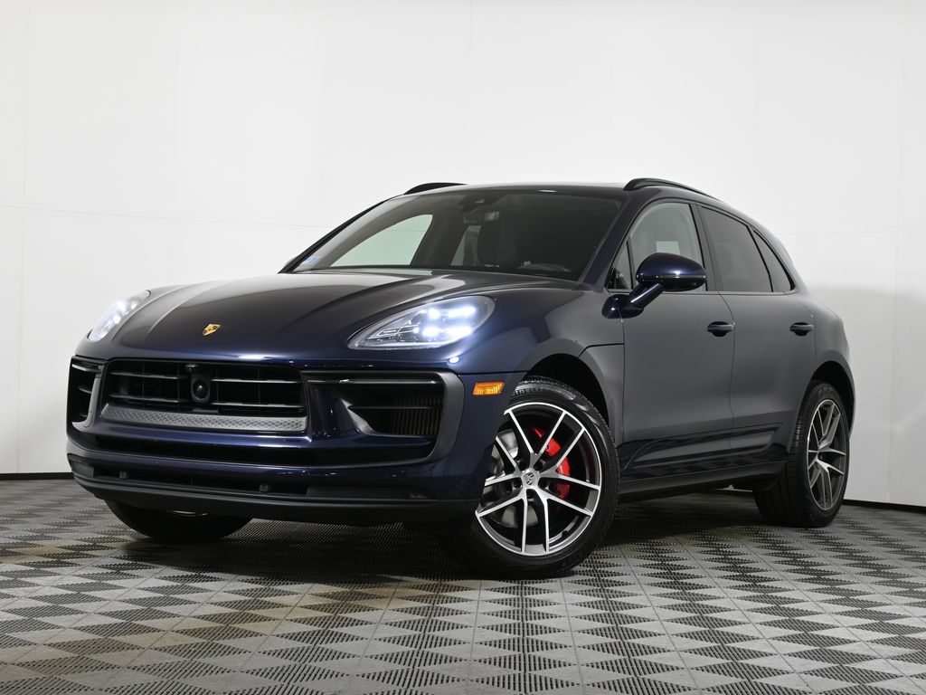 Thumbnail: 2022 Porsche Macan - 1