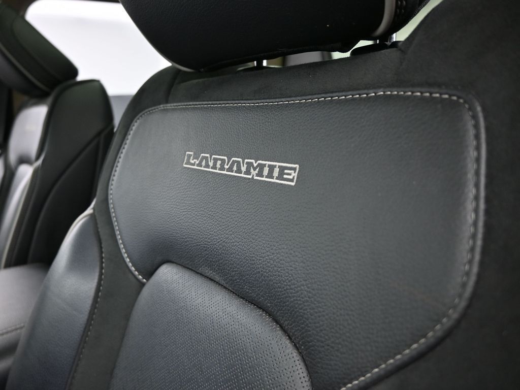 2019 Ram 1500 Laramie Crew Cab 4x4 5'7" Box