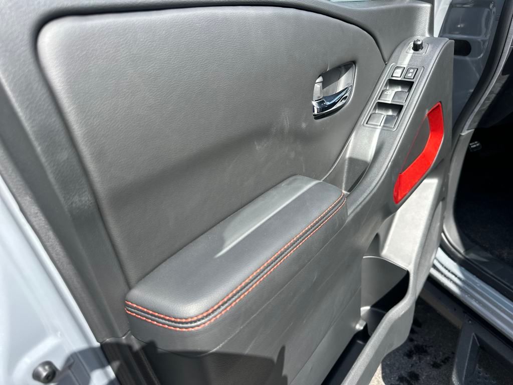 2025 Nissan Frontier PRO-4X photo