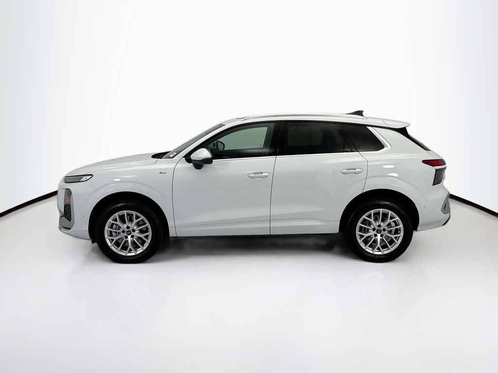 Thumbnail: 2026 Audi Q3 - 8