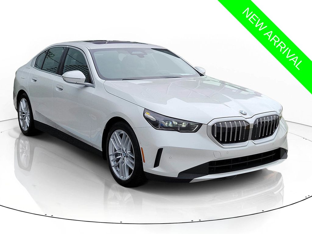 Mineral White Metallic 2025 BMW 5 Series 540i xDrive Sedan All-Wheel Drive 8-Speed Automatic