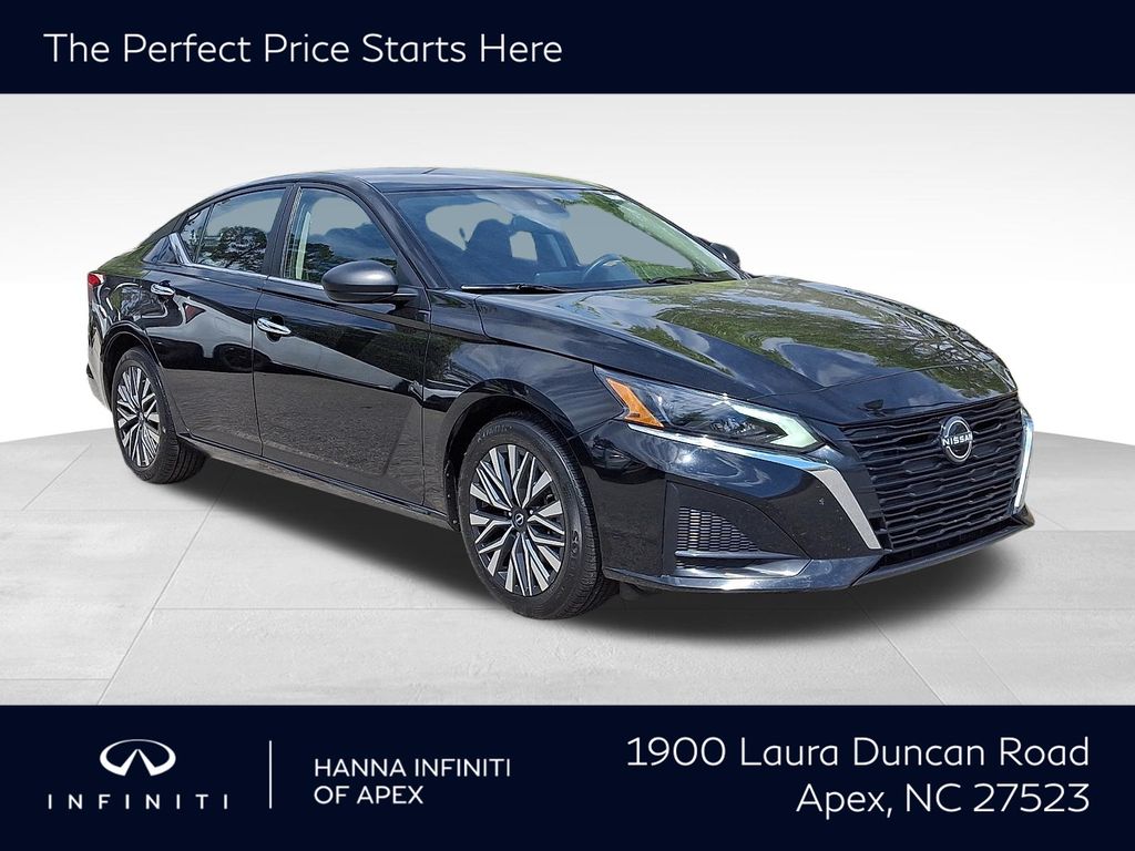 Super Black Clearcoat 2024 Nissan Altima Sedan Front-Wheel Drive Continuously Variable Transmission