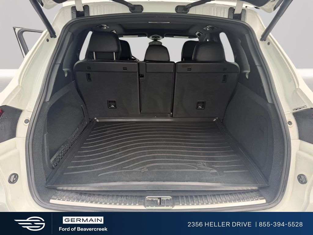 Used 2017 White Porsche Base image 26
