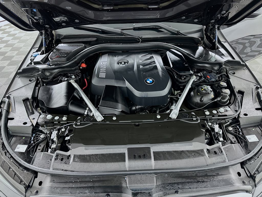 Thumbnail: 2024 BMW 5 Series - 30