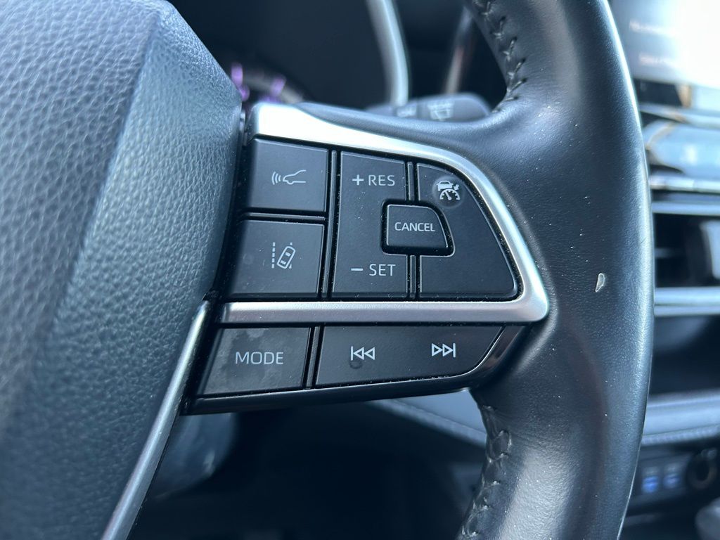 2022 Toyota Highlander XLE 19
