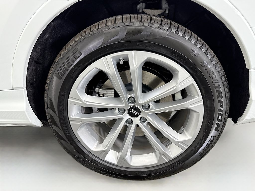 Thumbnail: 2026 Audi Q7 - 32