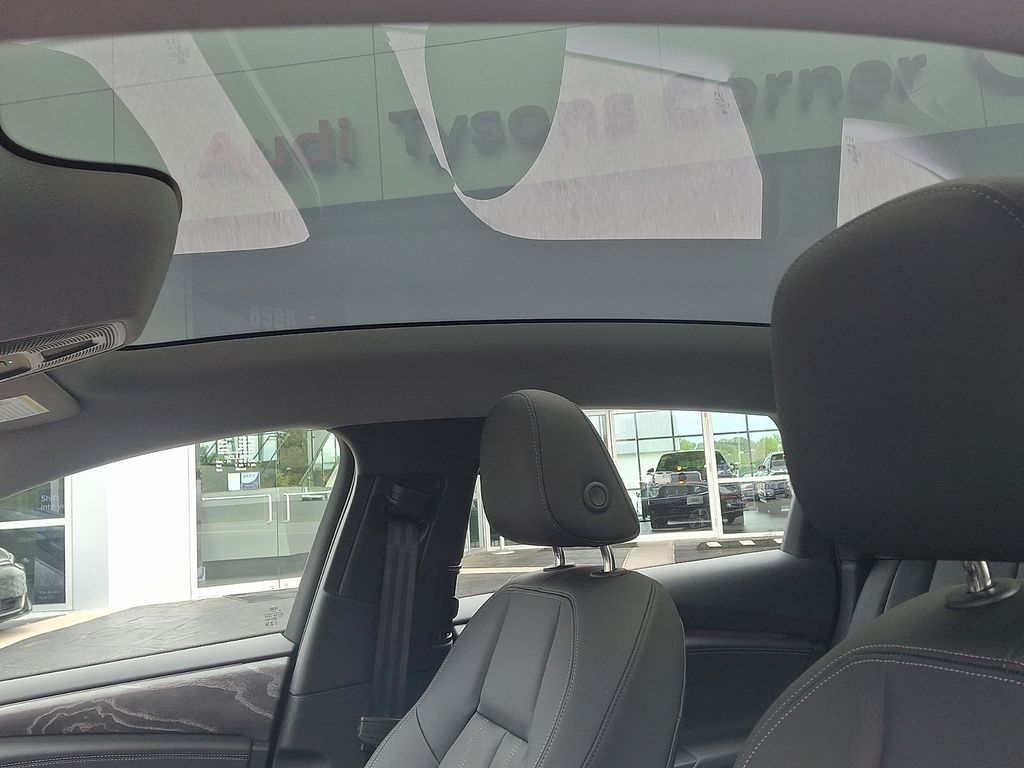 Thumbnail: 2025 Audi e-tron S - 14