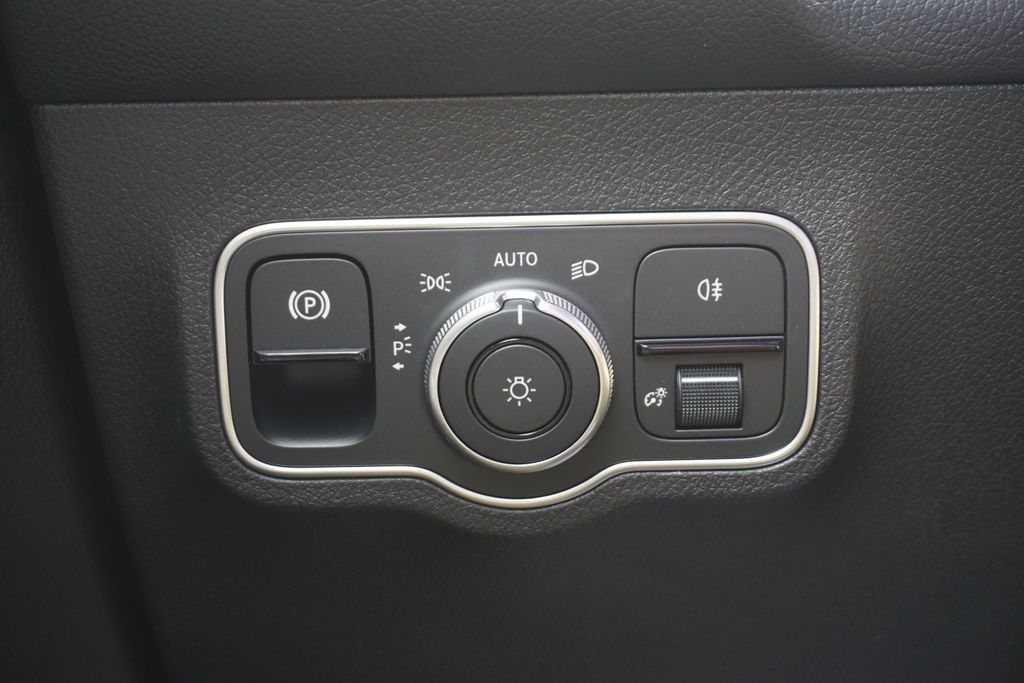 2025 Mercedes-Benz EQB 250+ 31