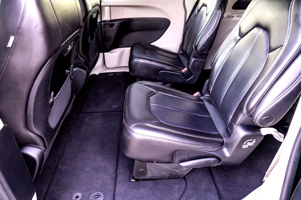 Used Car 2023 Chrysler Pacifica  Touring L For Sale Under $30,000 In Taylor, Texas