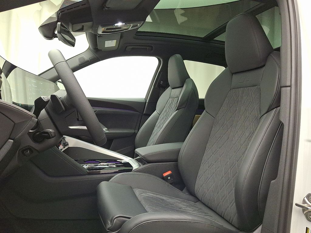 Thumbnail: 2025 Audi SQ5 - 7