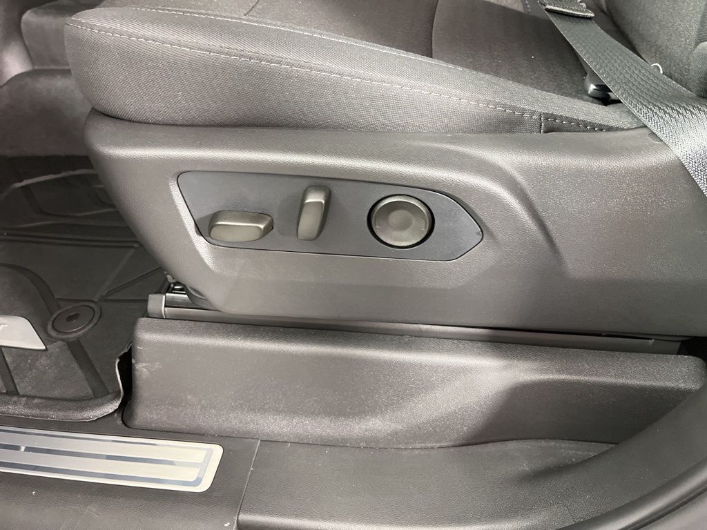 Thumbnail: 2026 Chevrolet Silverado 1500 - 24