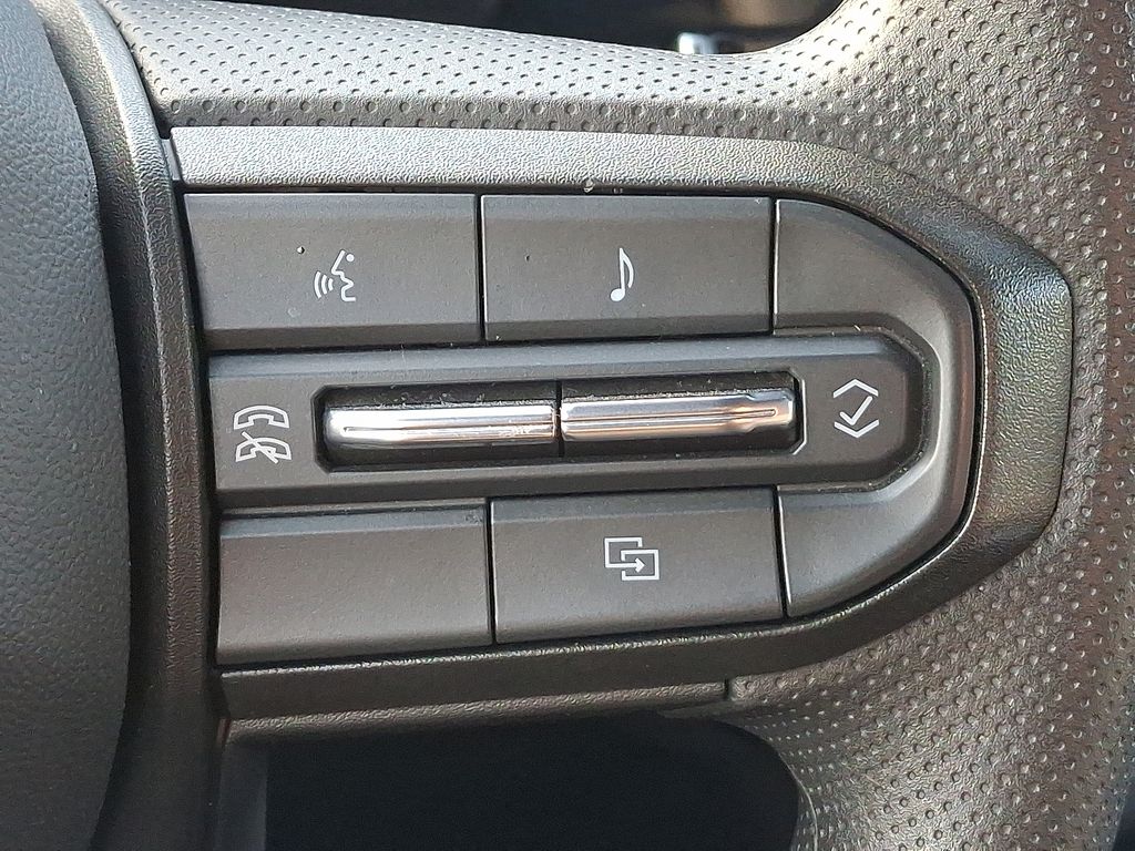 Thumbnail: 2024 Chevrolet Colorado - 22