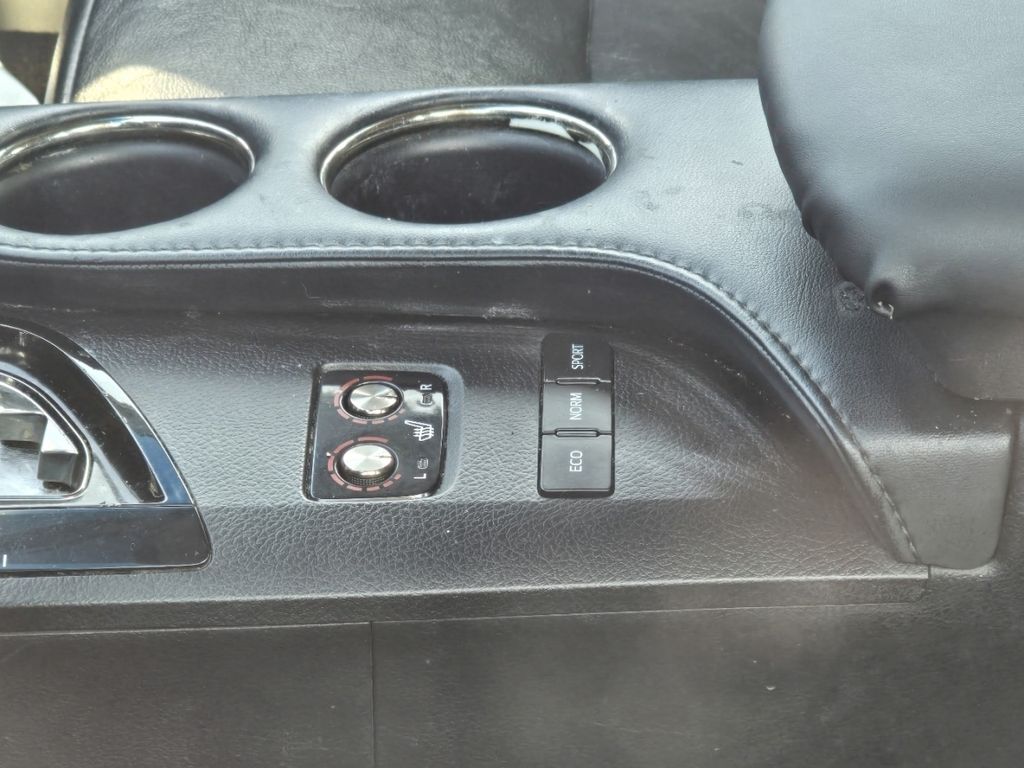 Used 2013 Black Toyota XLE Touring image 22