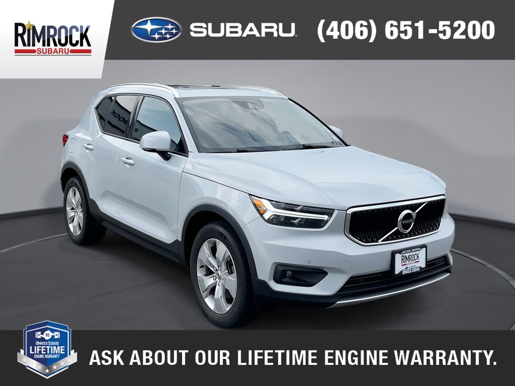 2022 Volvo XC40 T5 Momentum AWD