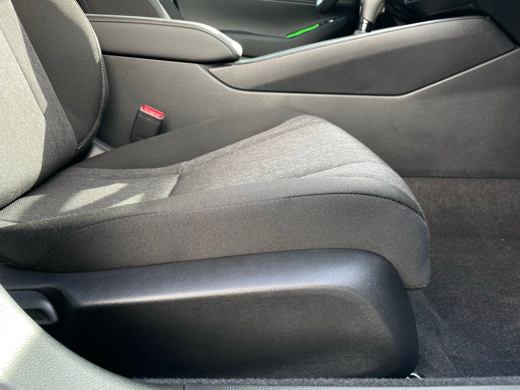 2025 Honda Accord LX 28