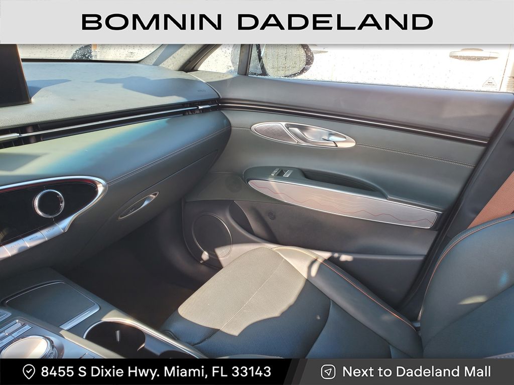 2022 Genesis GV70 2.5T Advanced photo