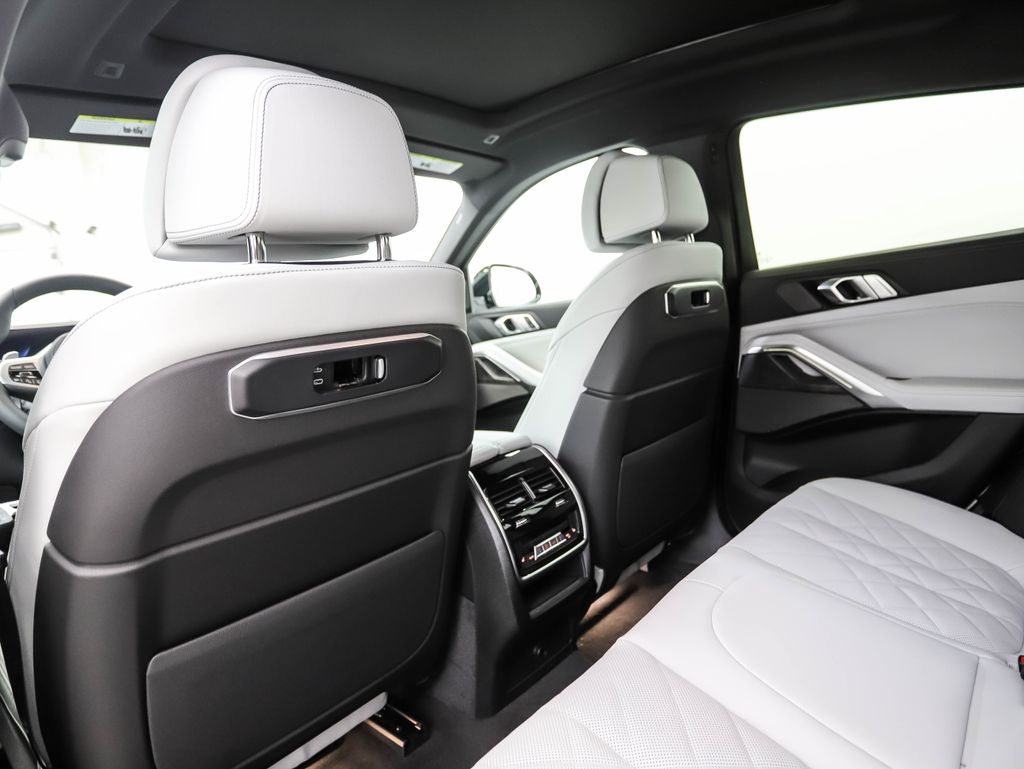 Thumbnail: 2026 BMW X6 - 21