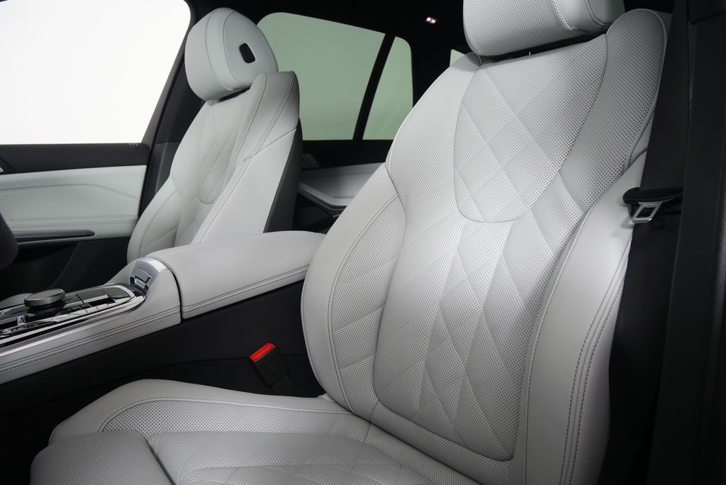 Thumbnail: 2026 BMW X5 - 11