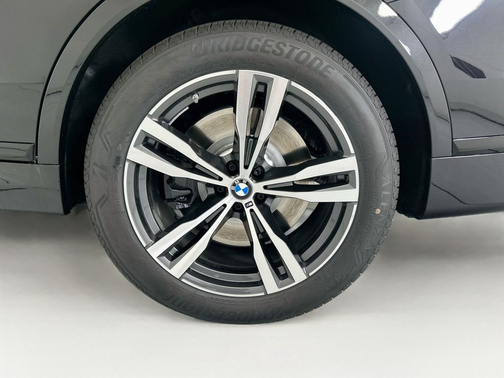 Thumbnail: 2027 BMW X7 - 30