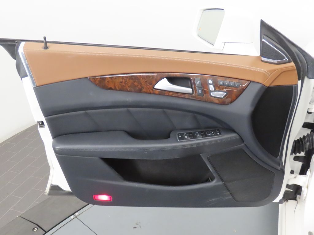 Thumbnail: 2017 Mercedes-Benz CLS - 30