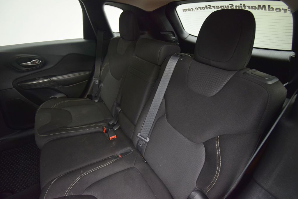 used 2015 Jeep Cherokee car, priced at $8,500