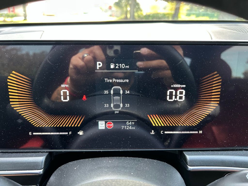 Thumbnail: 2025 Kia K5 - 23