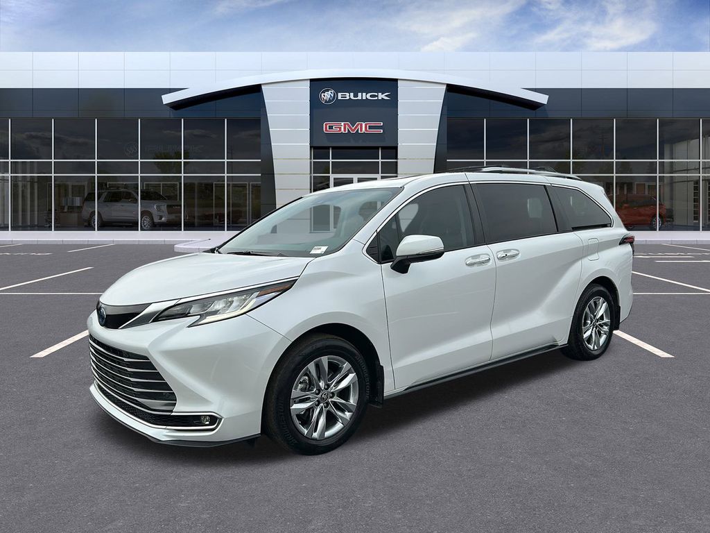 2024 Toyota Sienna Limited 7-Passenger FWD